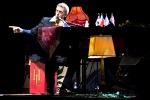Hugh Laurie předvedl v Brně svůj hudební talent