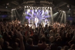 Poslední turné Klaxons: v Praze kapele tleskala i Keira Knightley