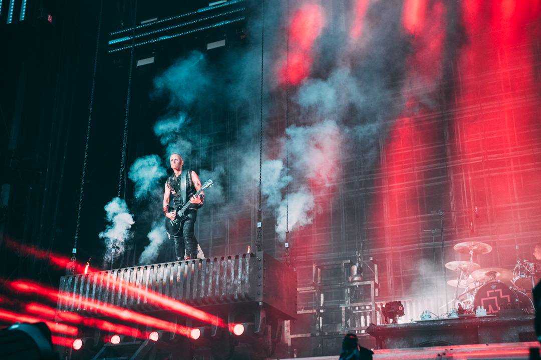 Rammstein v Praze: Provokatér Till Lindemann se jako terorista odpálil na pódiu
