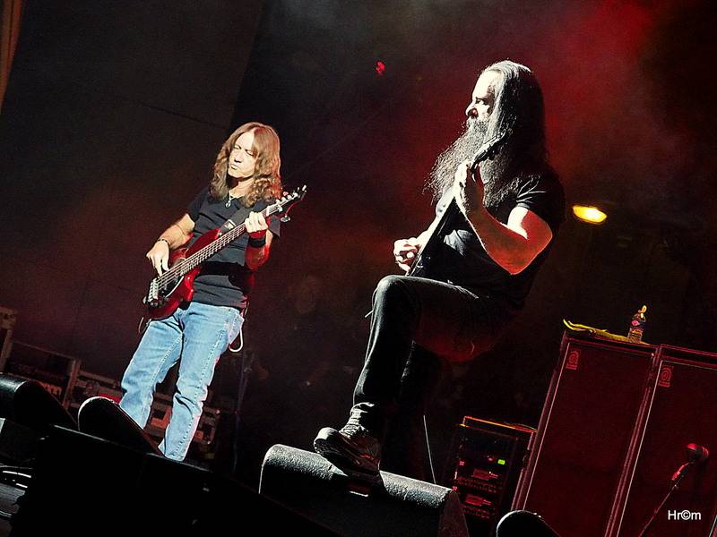 Kytarové trio G3 uhranulo Prahu - Joe Satriani, John Petrucci a Uli John Roth si podmanili Kongresové centrum