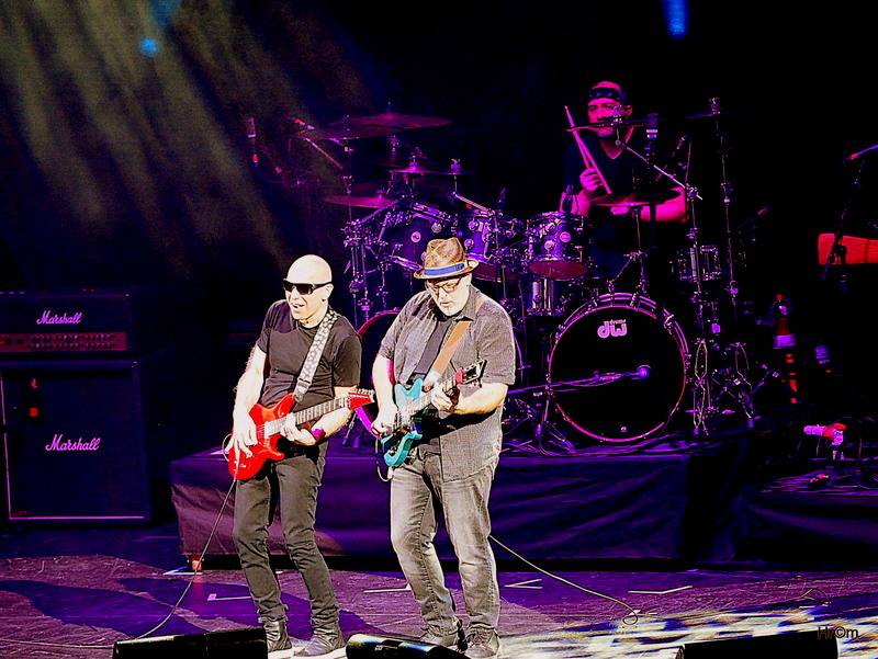 Kytarové trio G3 uhranulo Prahu - Joe Satriani, John Petrucci a Uli John Roth si podmanili Kongresové centrum