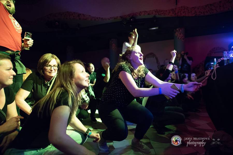 Fast Food Orchestra rozjeli v plzeňské Buena Vistě veselý taneční večírek