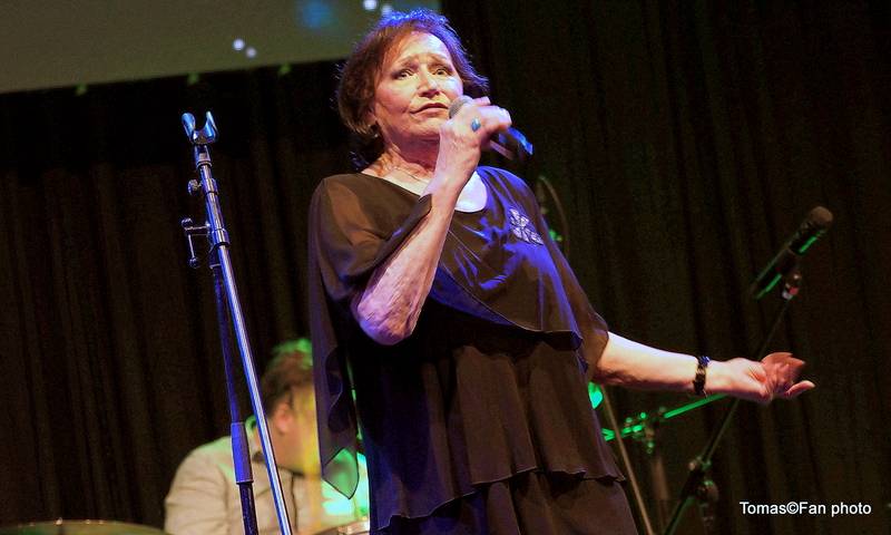 Marta Kubišová zpívala s vyprodanou Lucernou Modlitbu pro Martu