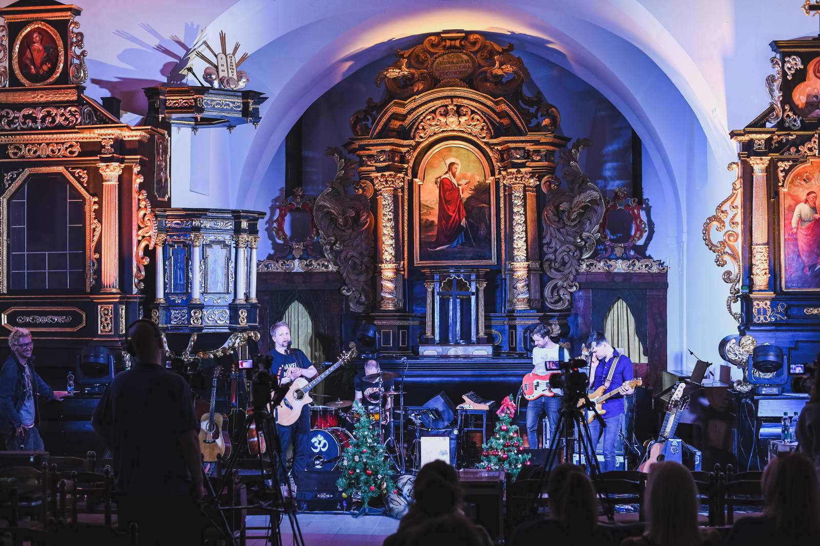 Tomáš Klus hrál v Táboře nové písně, jsou určeny Zemanovi a Babišovi