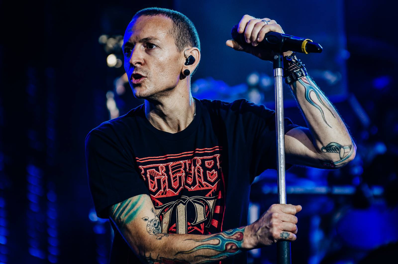 Zatímco fanoušci nadšeně skandovali Linkin Park, on bojoval s démony. Chester  Bennington ve vzpomínkách z Prahy a Norimberku | iREPORT – music&style  magazine