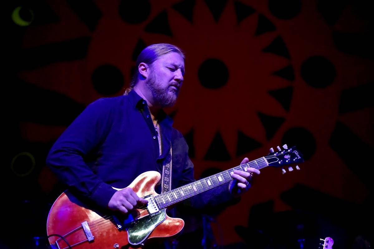 Bluesrockový kamion Tedeschi Trucks Band převálcoval Forum Karlín