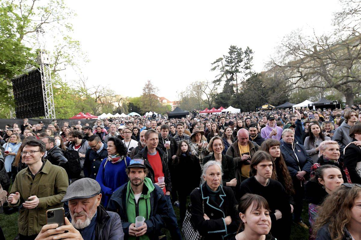 V Praze se slavil Mezinárodní den jazzu, zahráli Blue Uandi i Natalia Tena z Harryho Pottera