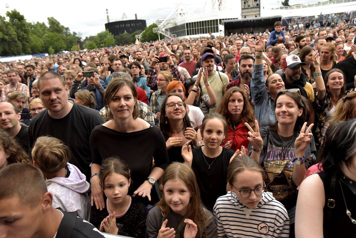 Na Metronome Prague zazářila ZAZ, skvělý koncert odehráli i britští Editors 