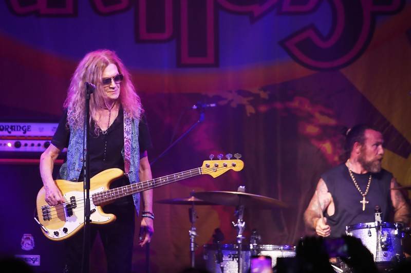 Bývalý člen Deep Purple Glenn Hughes oslavil v Bratislavě padesát let alba Burn