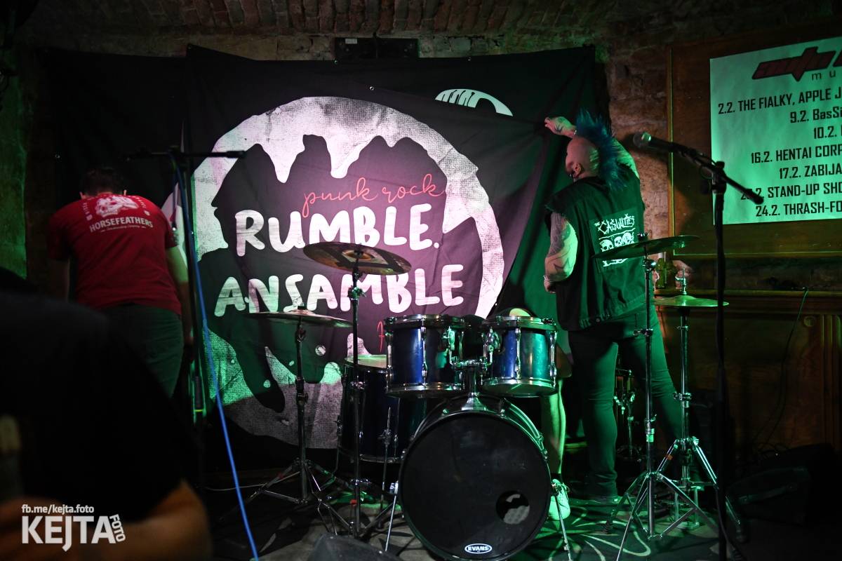 Rumble Ansamble pokřtili své album, gratulovat přijeli i The Fialky