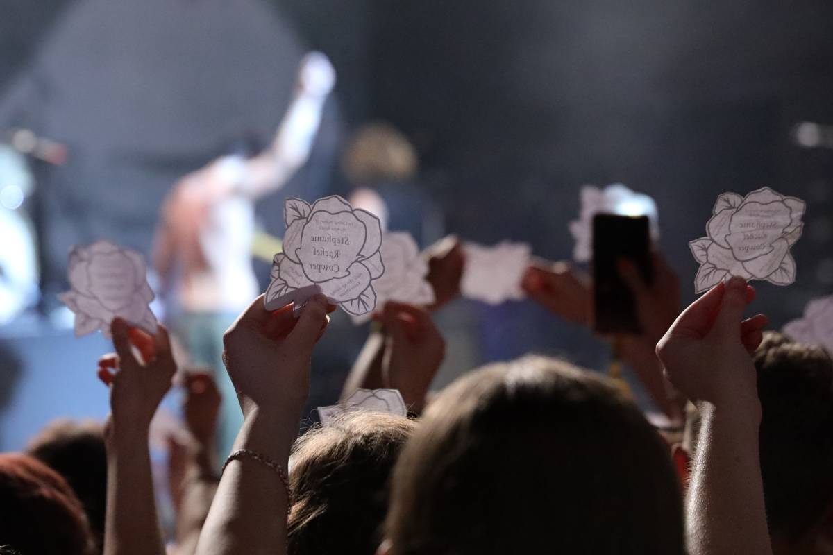 Palaye Royale zažehli v Brně oheň. Klaněli se českým fanouškům, frontman vyšplhal na ochoz klubu