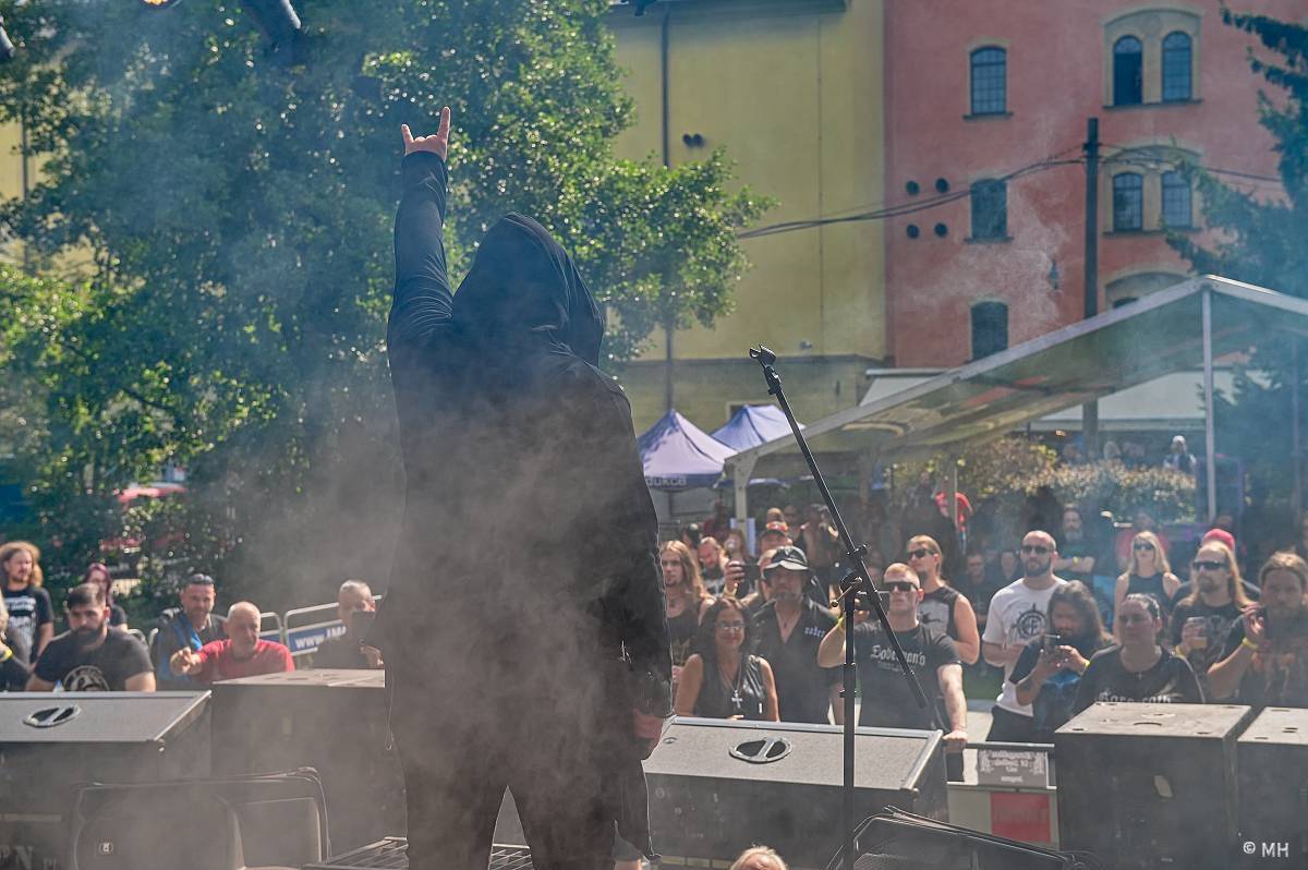 Hvězdou Armageddon Of Decibels byli kultovní Carpathian Forest z Norska, zaváleli i domácí Sorath a Morus