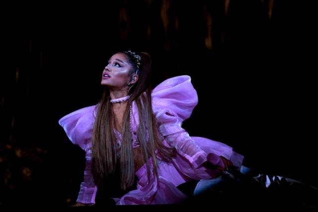 LIVE: Ariana Grande v Praze s kulisami šetřila, spoléhala na tanečníky a  svůj hlas | iREPORT – music&style magazine