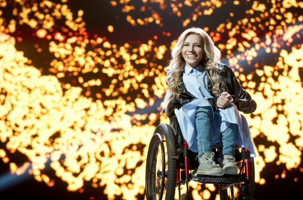 Handicapovaná ruská zpěvačka Julia Samoylova nesmí na Eurovizi. Ukrajinci ji do své země nepustí