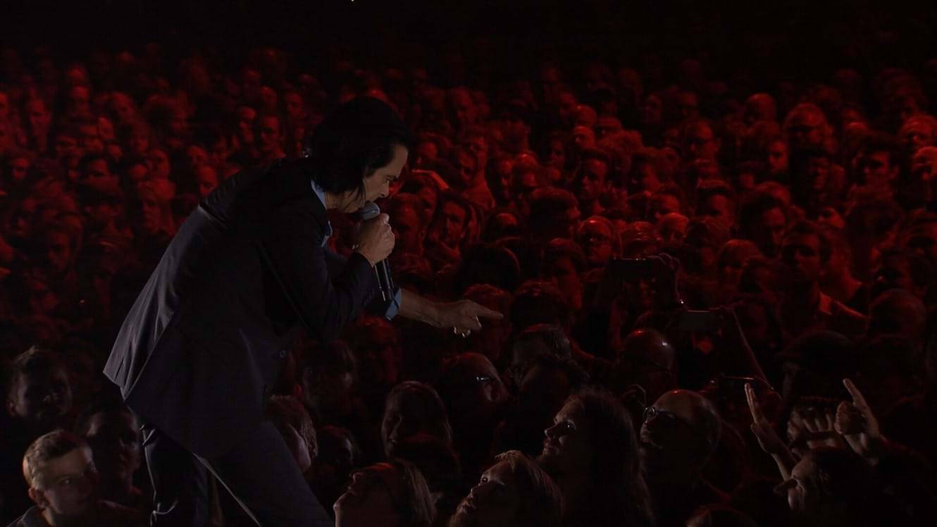 RECENZE: Nick Cave v záznamu koncertu z Kodaně nabízí tlukot svého srdce