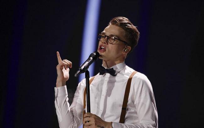 Mikolas Josef navzdory zranění postoupil do finále Eurovize. Česká republika uspěla teprve podruhé v historii