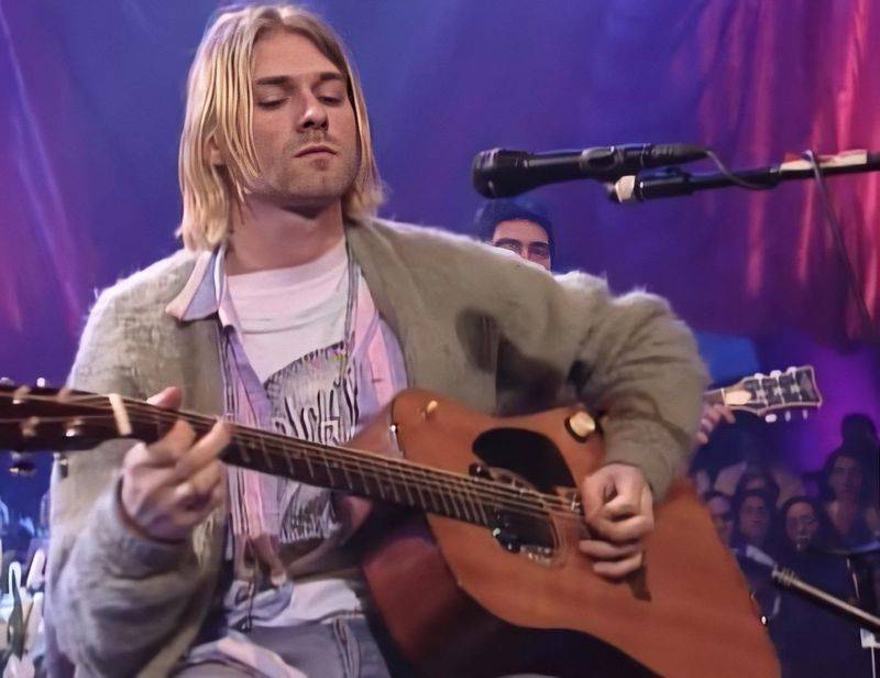Nejdražší kytara na světě. Nástroj Kurta Cobaina byl vydražen za 143  milionů korun | iREPORT – music&style magazine