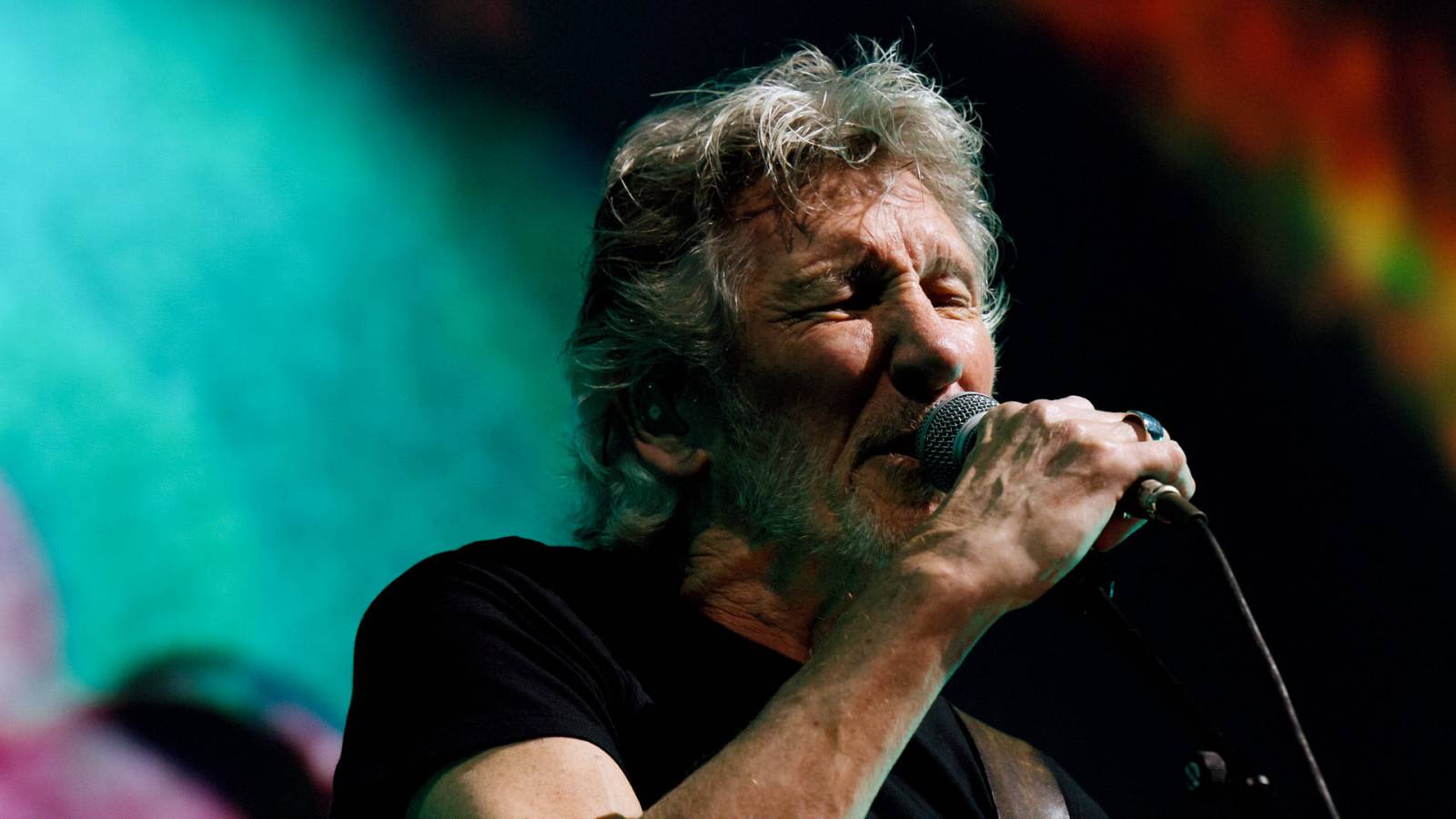 Eric Clapton, Peter Gabriel nebo Nick Mason podpořili Rogera Waterse. Volají po zrušení zákazu jeho koncertů v Německu