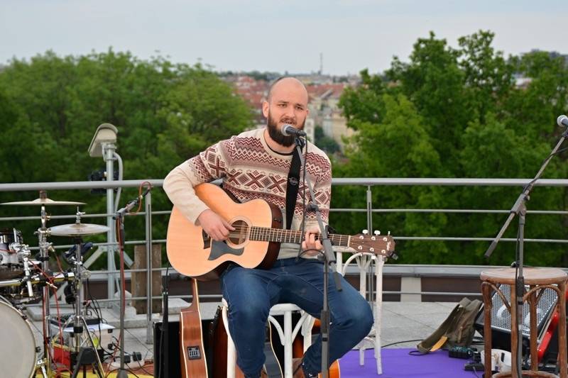 LIVE: O5 a Radeček se na střeše dotkli pražského nebe | iREPORT –  music&style magazine