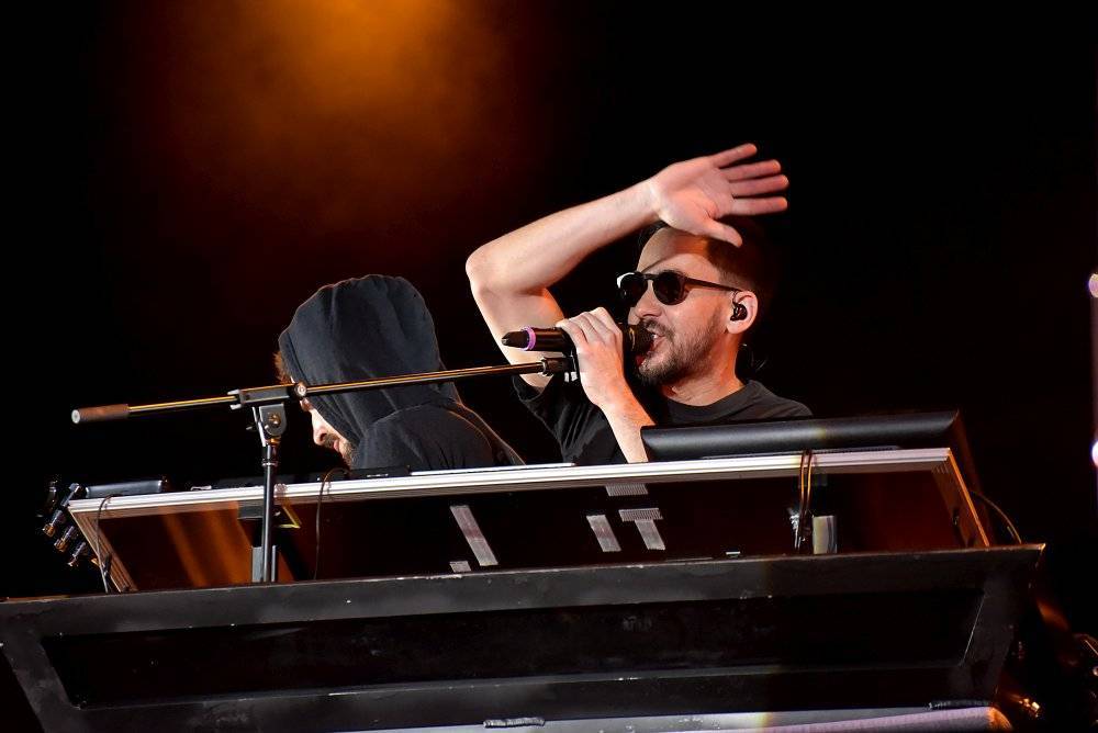 LIVE: Mike Shinoda v Praze prošel terapií. Zazpíval i duet s Lenny