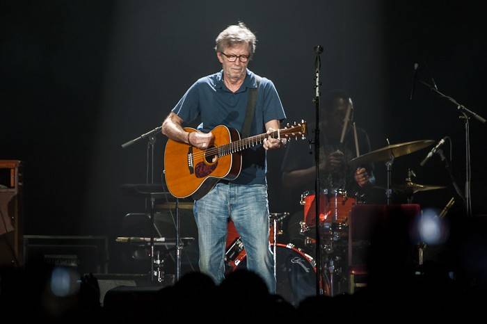 LIVE: Eric Clapton v O2 areně staré ponožky nepral
