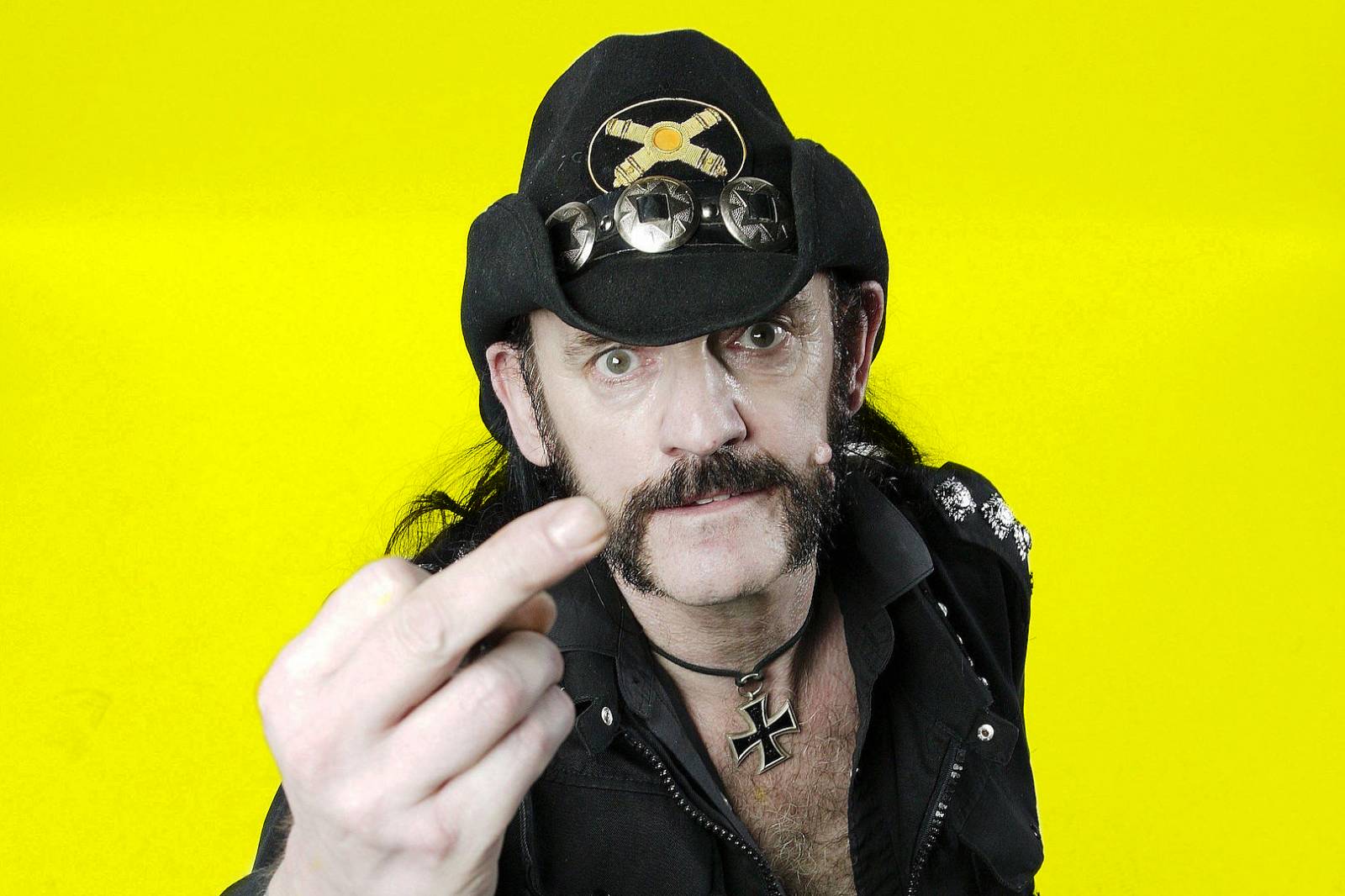 ROZHOVOR | Lemmy: Lidi jsou hloupí. Vidí válku, ale chtějí další. Jako by  jim jedna nestačila | iREPORT – music&style magazine