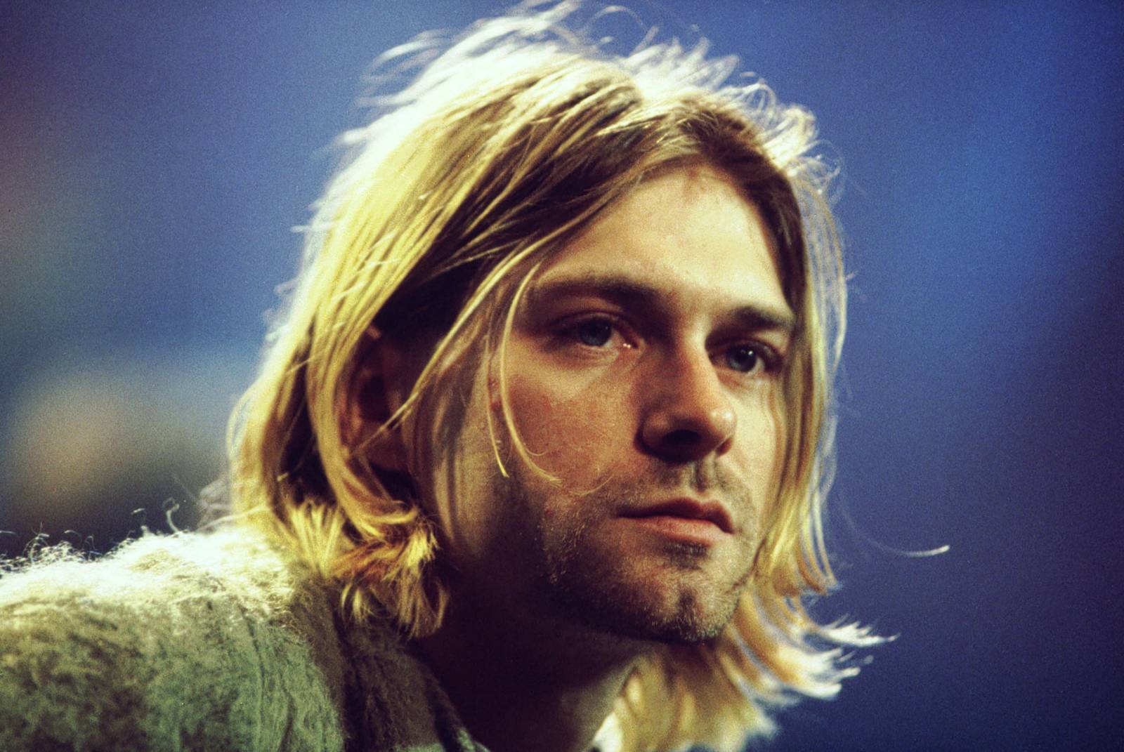 Kurt Cobain jako módní ikona. Mistr vrstvení, který se nebál ani dámských  šatů | iREPORT – music&style magazine