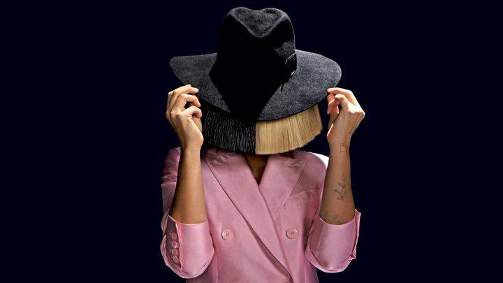 VIDEO: Sia zpívá, Maddie Ziegler tančí - epizoda 5. Paruka je tentokrát  celá černá | iREPORT – music&style magazine