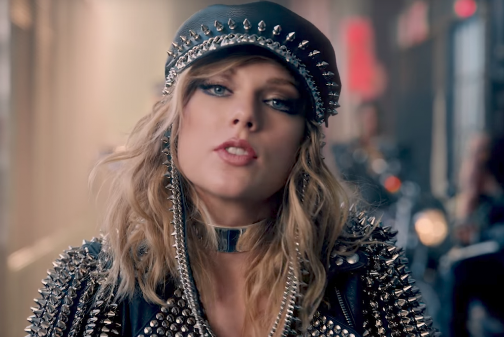 VIDEO: Taylor Swift jako zombie i hadí královna. Její novinka bortí hitparády