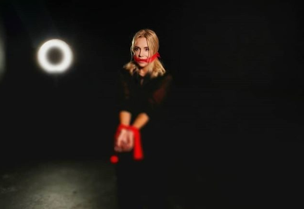 TOP 6 videoklipů týdne: Tereza Mašková vsadila na češtinu, Dara Rolins zpívá o domácím násilí