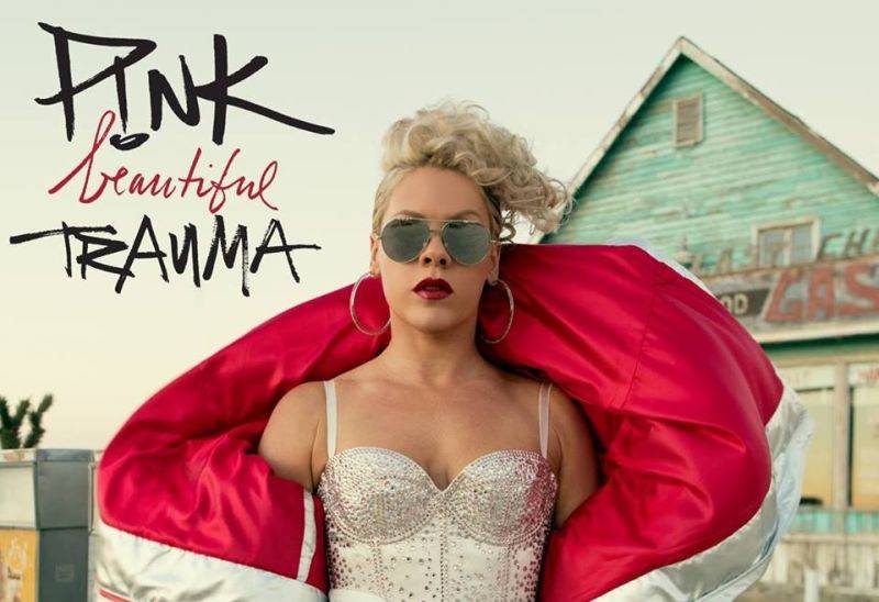 AUDIO: Pro Pink je v singlu Beautiful Trauma její láska drogou